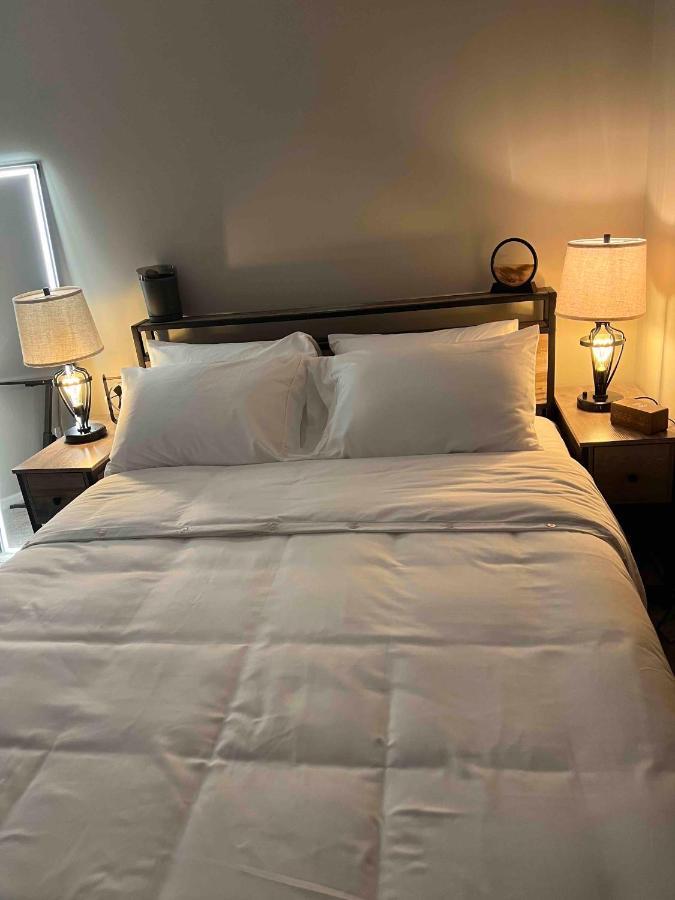 Hometel Premium Guest Suite W/ Private Entrance يبسيلانتي المظهر الخارجي الصورة