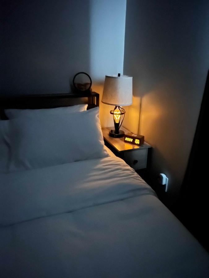 Hometel Premium Guest Suite W/ Private Entrance يبسيلانتي المظهر الخارجي الصورة