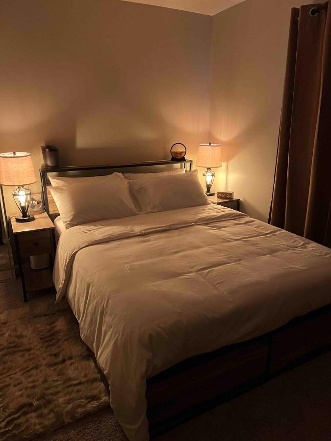 Hometel Premium Guest Suite W/ Private Entrance يبسيلانتي المظهر الخارجي الصورة