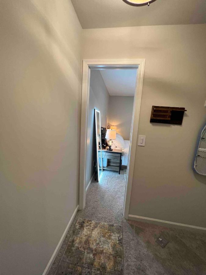 Hometel Premium Guest Suite W/ Private Entrance يبسيلانتي المظهر الخارجي الصورة