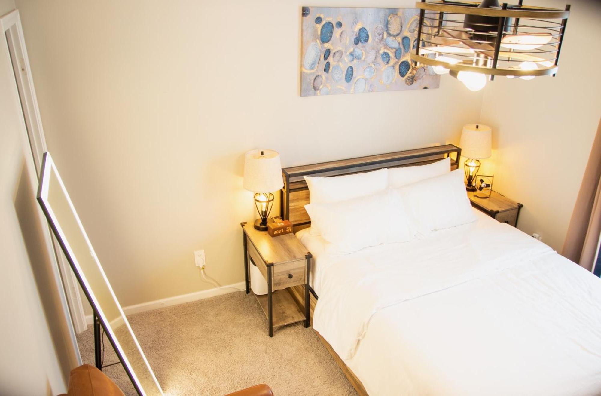 Hometel Premium Guest Suite W/ Private Entrance يبسيلانتي المظهر الخارجي الصورة