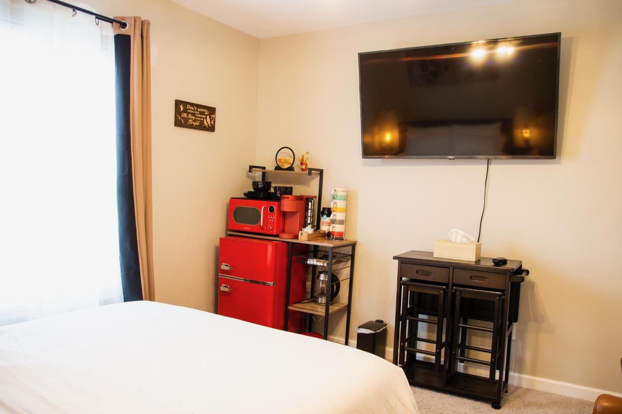 Hometel Premium Guest Suite W/ Private Entrance يبسيلانتي المظهر الخارجي الصورة
