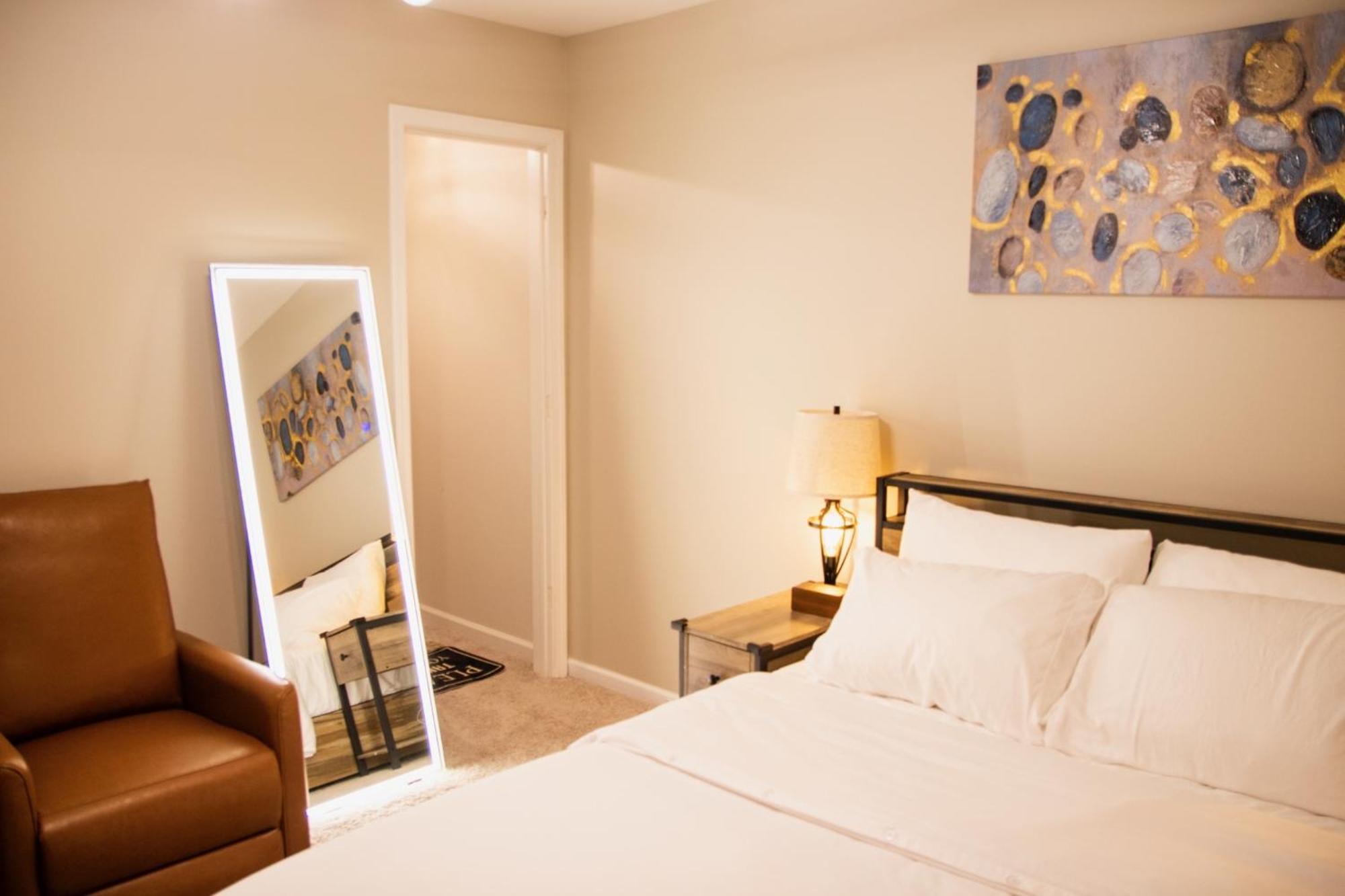 Hometel Premium Guest Suite W/ Private Entrance يبسيلانتي المظهر الخارجي الصورة